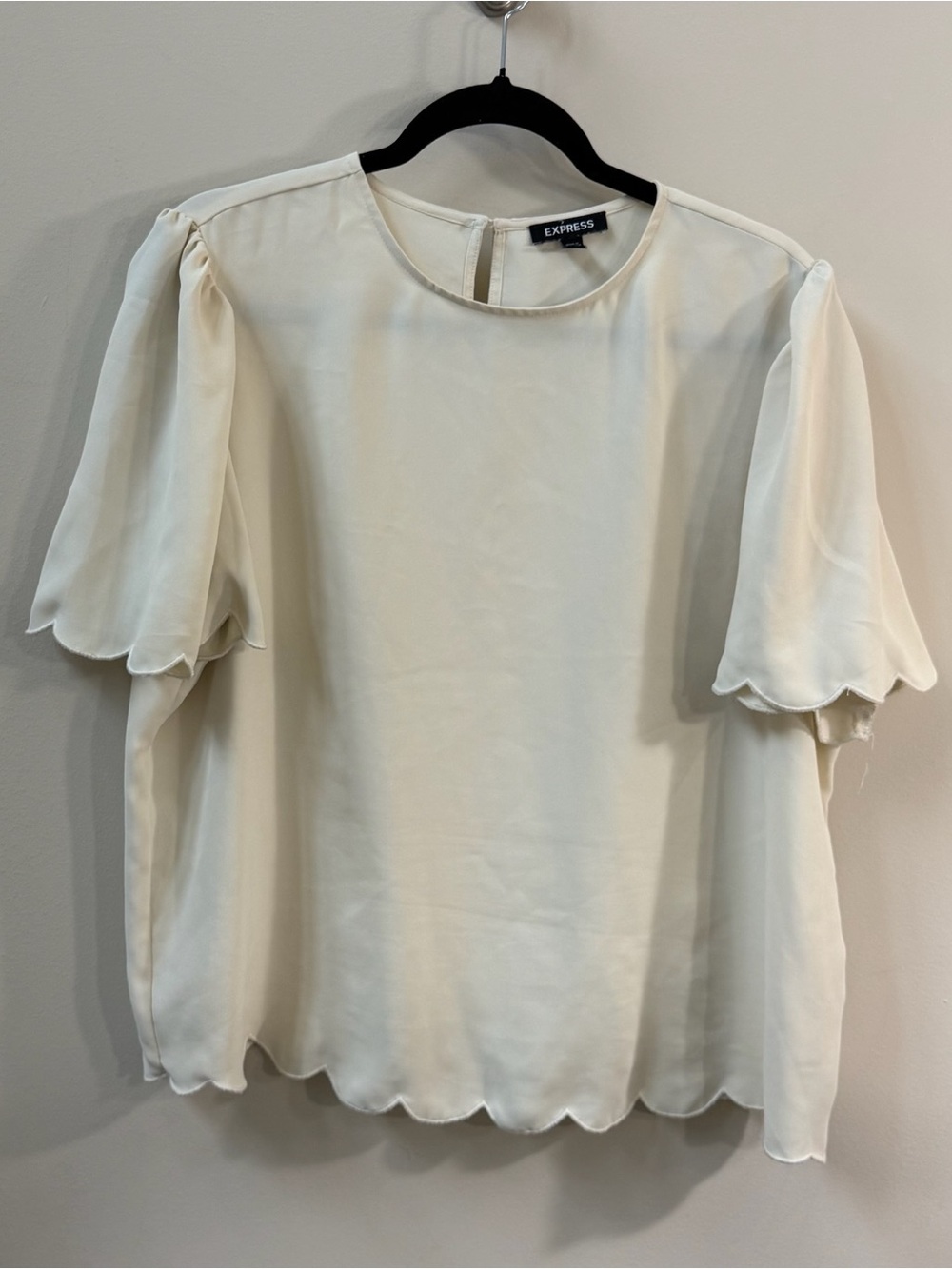 Express Ivory Flutter Sleeve Blouse Size XL